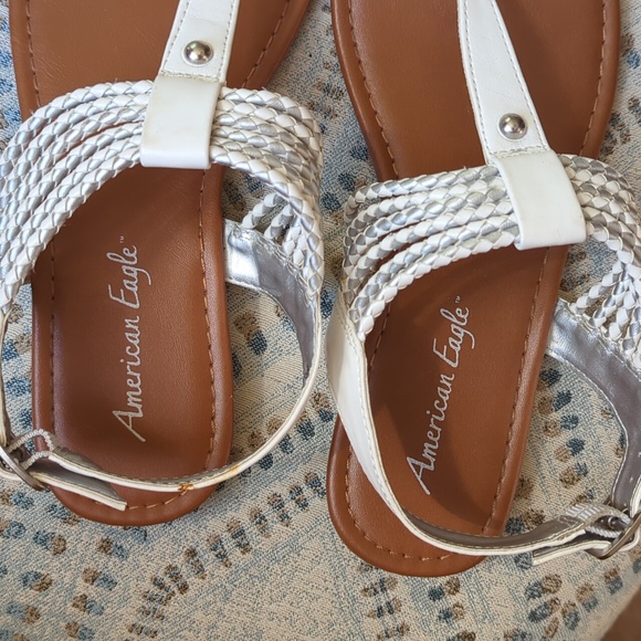 American Eagle Strappy Stud Thong Summer Sandals 8 White Silver - Picture 9 of 16